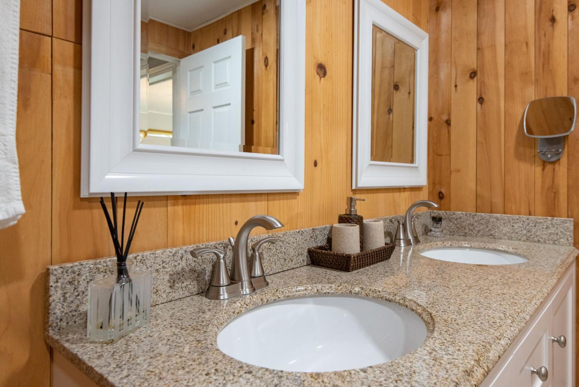 Bed and Breakfast Chez Nous Cornwall Exterior foto