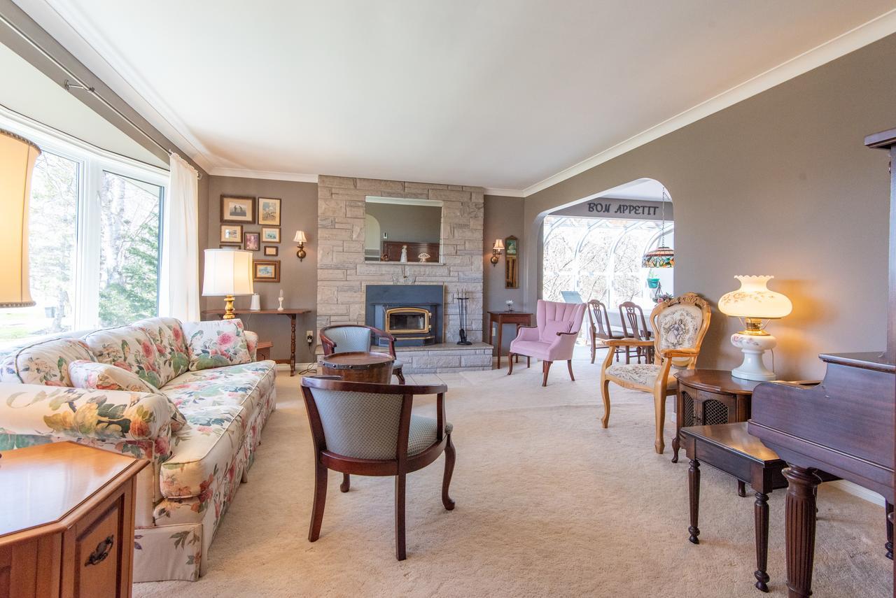 Bed and Breakfast Chez Nous Cornwall Exterior foto